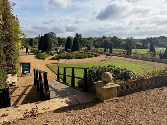 Drive Out Day – Bowood House & Gardens, October 2026: photo 16 of 31